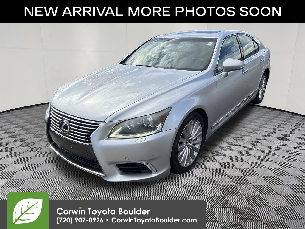 Used 2013 Lexus LS 460 AWD w/ Comfort Pkg image 3
