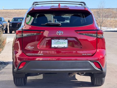 Used 2022 Toyota Highlander XLE image 8