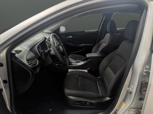 Used 2021 Chevrolet Malibu LT image 4