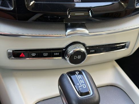 Used 2019 Volvo XC60 T5 Inscription w/ Protection Package FWD image 18