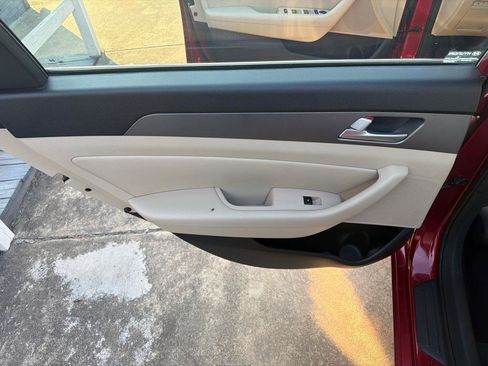 Used 2015 Hyundai Sonata SE w/ Option Group 09 FWD image 31