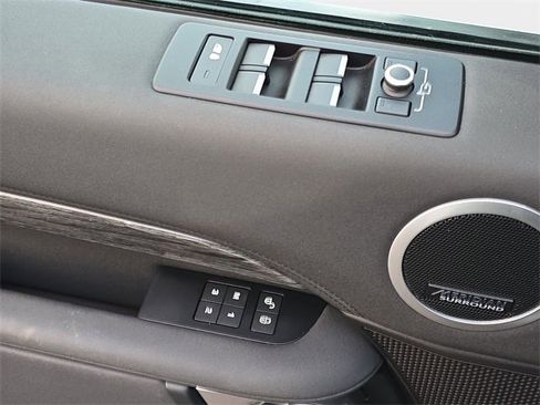 Used 2018 Land Rover Discovery HSE image 32