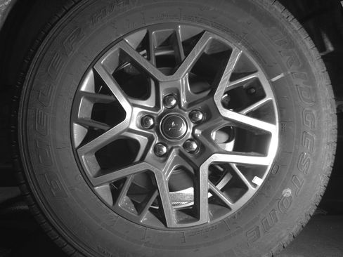 Used 2025 Jeep Wrangler Sahara image 14