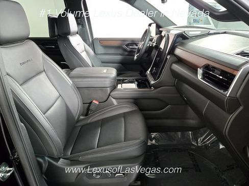 Used 2026 GMC Yukon XL Denali w/ Denali Reserve Package AWD/4WD image 22