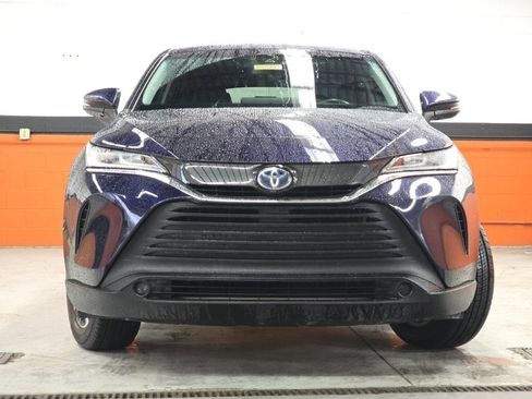 Used 2023 Toyota Venza LE image 17