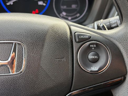 Used 2017 Honda HR-V EX image 11