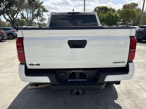 Used 2025 Toyota Tacoma TRD Off-Road AWD/4WD image 23