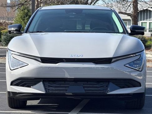 New 2025 Kia EV6 Wind image 9