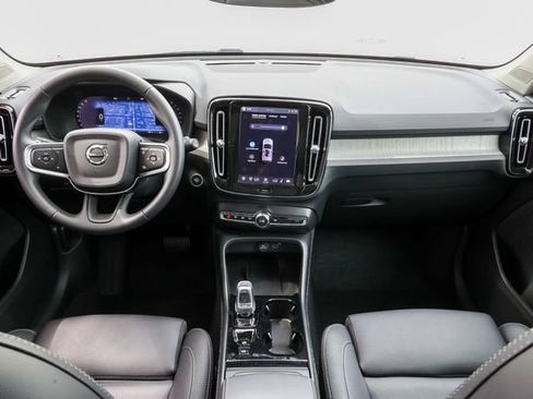 Certified 2026 Volvo XC40 B5 Plus AWD/4WD image 7