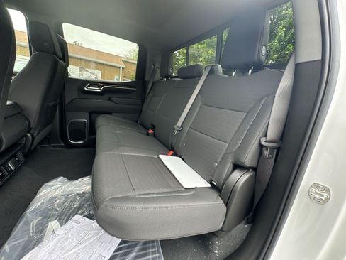 New 2026 GMC Sierra 1500 SLE w/ Preferred Package AWD/4WD image 23