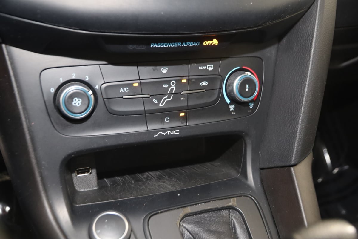 Used 2018 Ford Focus SE FWD image 21