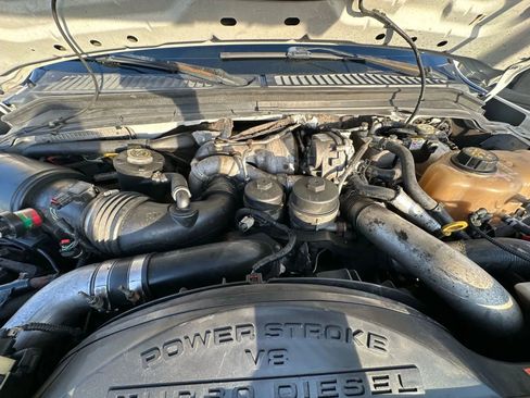 Used 2010 Ford F350 XL image 3