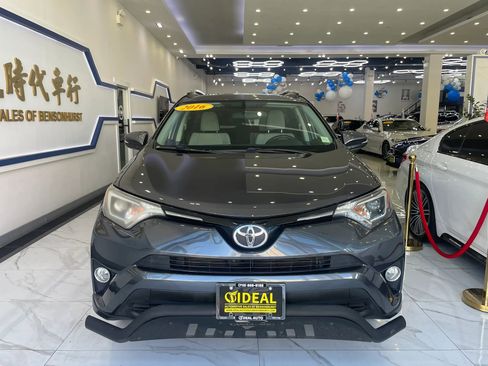 Used 2016 Toyota RAV4 XLE AWD/4WD image 2