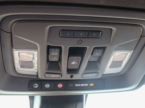 Used 2020 GMC Sierra 3500 Denali w/ Denali Ultimate Package image 31