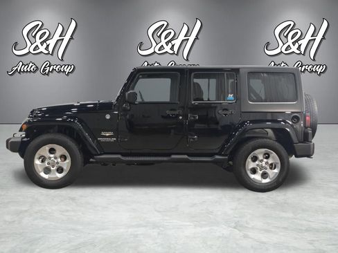 Used 2015 Jeep Wrangler Unlimited Sahara AWD/4WD image 17