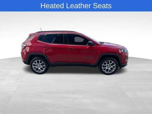 Used 2023 Jeep Compass Latitude AWD/4WD image 6