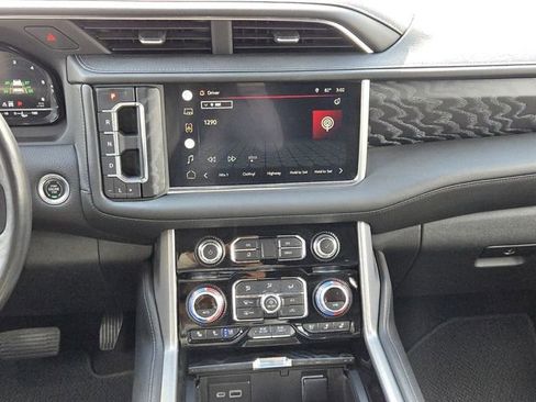 Used 2022 GMC Yukon XL Denali image 22