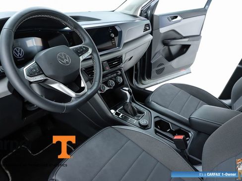Used 2023 Volkswagen Taos SE w/ Panoramic Sunroof Package AWD/4WD image 19
