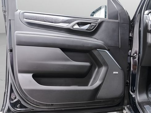 Used 2021 GMC Yukon Denali AWD/4WD image 23