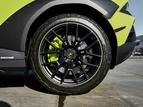 Used 2024 Lamborghini Huracan Sterrato image 30