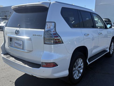 Used 2023 Lexus GX 460 Premium w/ Premium Package AWD/4WD image 10