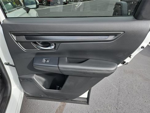 Used 2025 Honda CR-V LX image 31