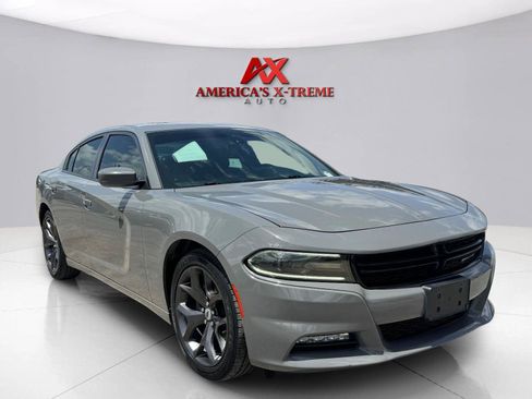 Used 2019 Dodge Charger SXT w/ Plus Group RWD image 8
