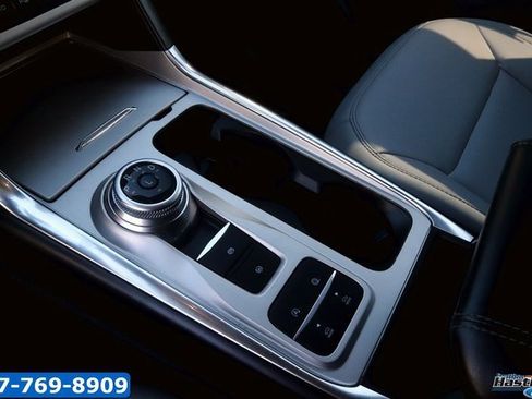 Used 2021 Ford Explorer XLT w/ Equipment Group 202A image 21