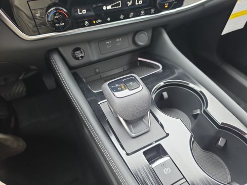 New 2026 Nissan Rogue Platinum AWD/4WD image 22