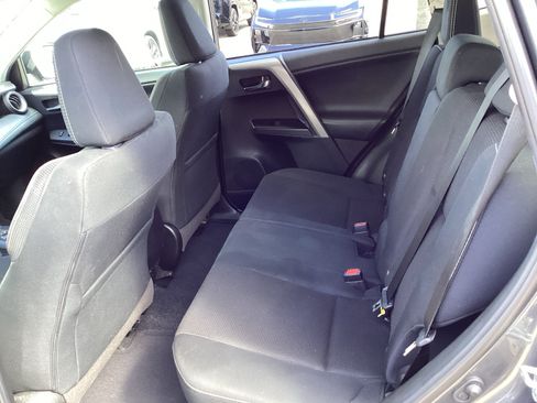 Used 2018 Toyota RAV4 XLE FWD image 14