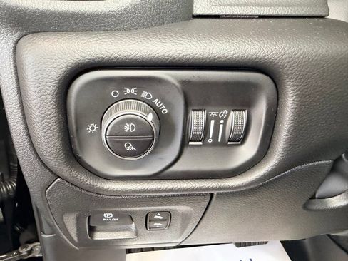 New 2026 RAM 1500 4x4 Crew Cab image 18