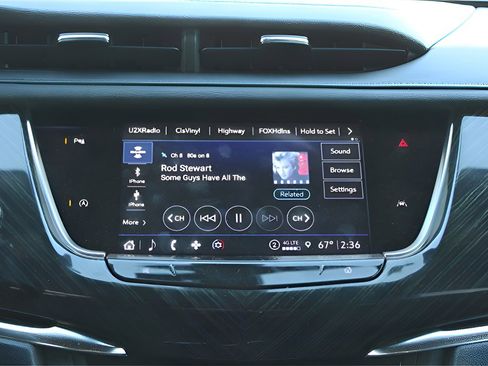 Used 2025 Cadillac XT6 Premium Luxury image 10