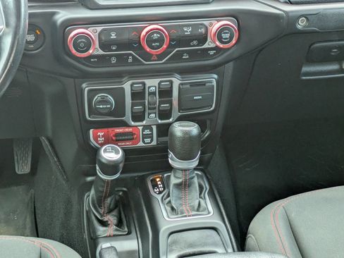 Used 2021 Jeep Gladiator Rubicon AWD/4WD image 18
