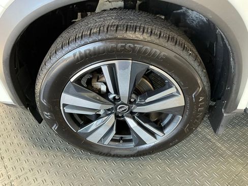 Used 2023 Nissan Rogue SL w/ SL Premium Package FWD image 46