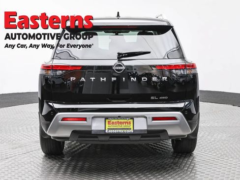 Used 2022 Nissan Pathfinder SL AWD/4WD image 6