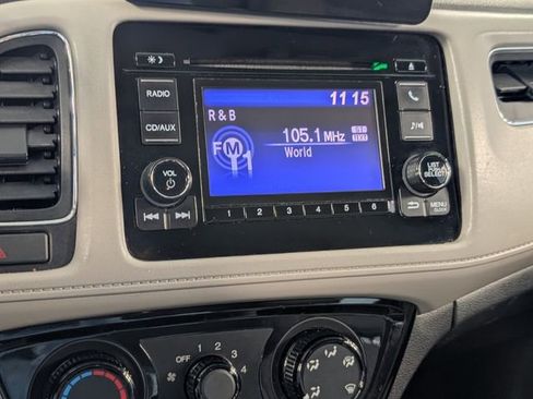 Used 2017 Honda HR-V LX image 16