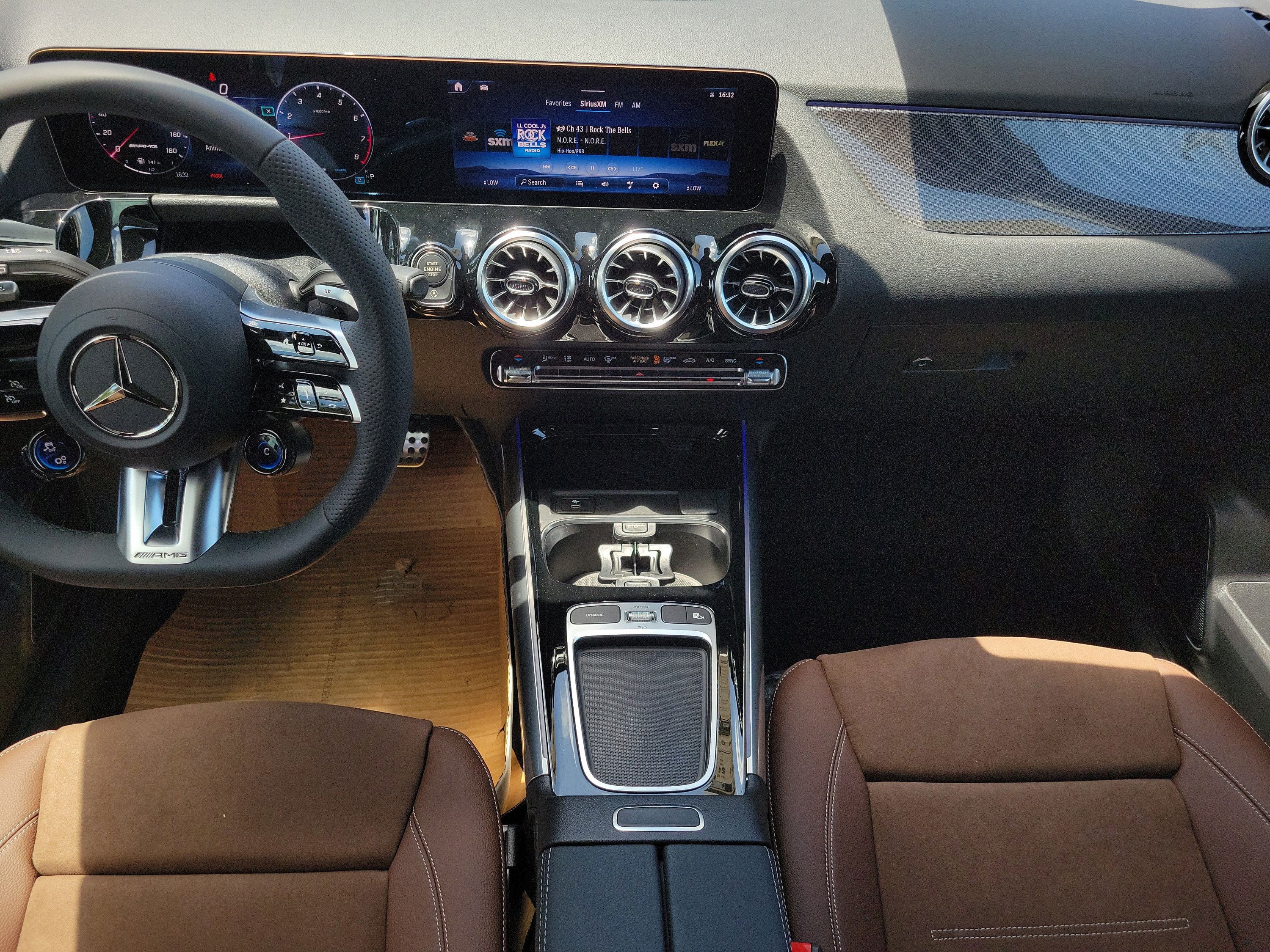 New 2026 Mercedes-Benz GLA 35 AMG 4MATIC image 14