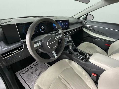 Used 2025 Hyundai Sonata SE image 18