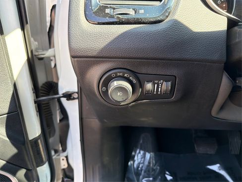 Used 2020 Jeep Compass Limited image 17