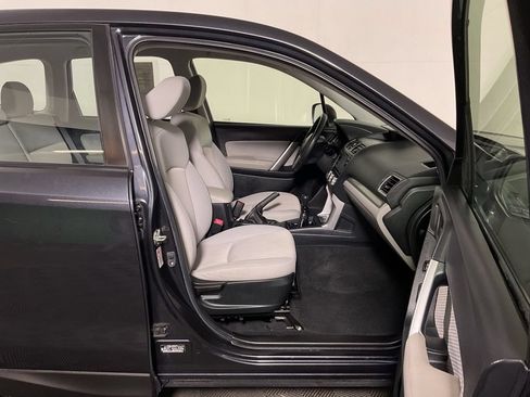 Used 2018 Subaru Forester 2.5i AWD/4WD image 35