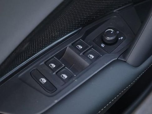 New 2026 Volkswagen Tiguan SE R-Line AWD/4WD image 11