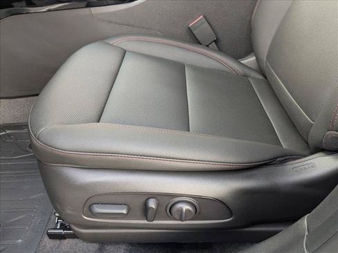 New 2026 Chevrolet Trax RS w/ Sunroof Package FWD image 4