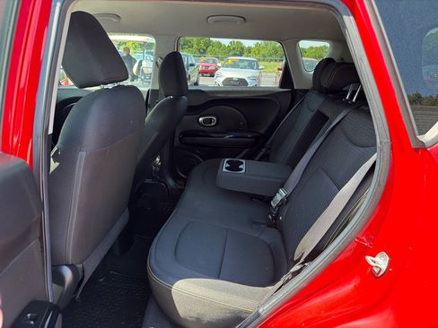 Used 2015 Kia Soul + w/ Audio Package FWD image 12