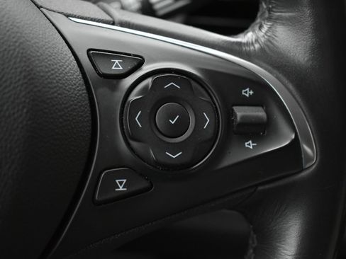 Used 2019 Buick Enclave Essence image 24