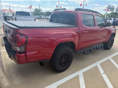 Used 2022 Toyota Tacoma SR AWD/4WD image 5