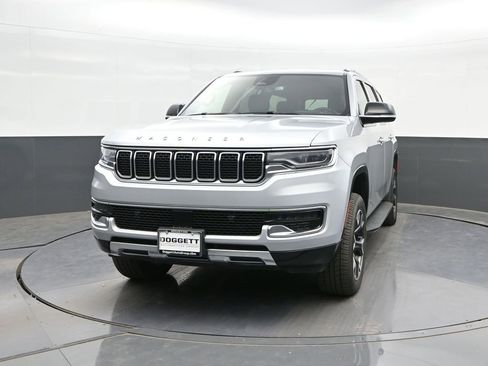 Used 2024 Jeep Wagoneer Series III AWD/4WD image 26