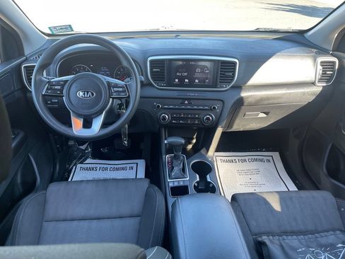 Used 2020 Kia Sportage LX AWD/4WD image 16