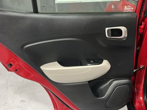 Used 2023 Hyundai Venue SEL FWD image 20