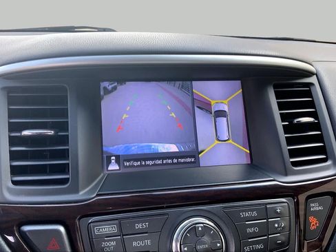 Used 2014 Nissan Pathfinder Platinum w/ Platinum Premium Package FWD image 28
