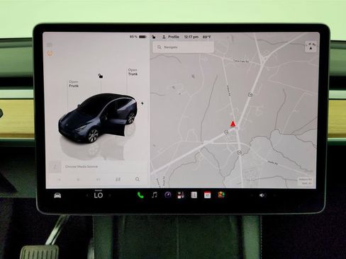 Used 2023 Tesla Model Y Long Range AWD/4WD image 23